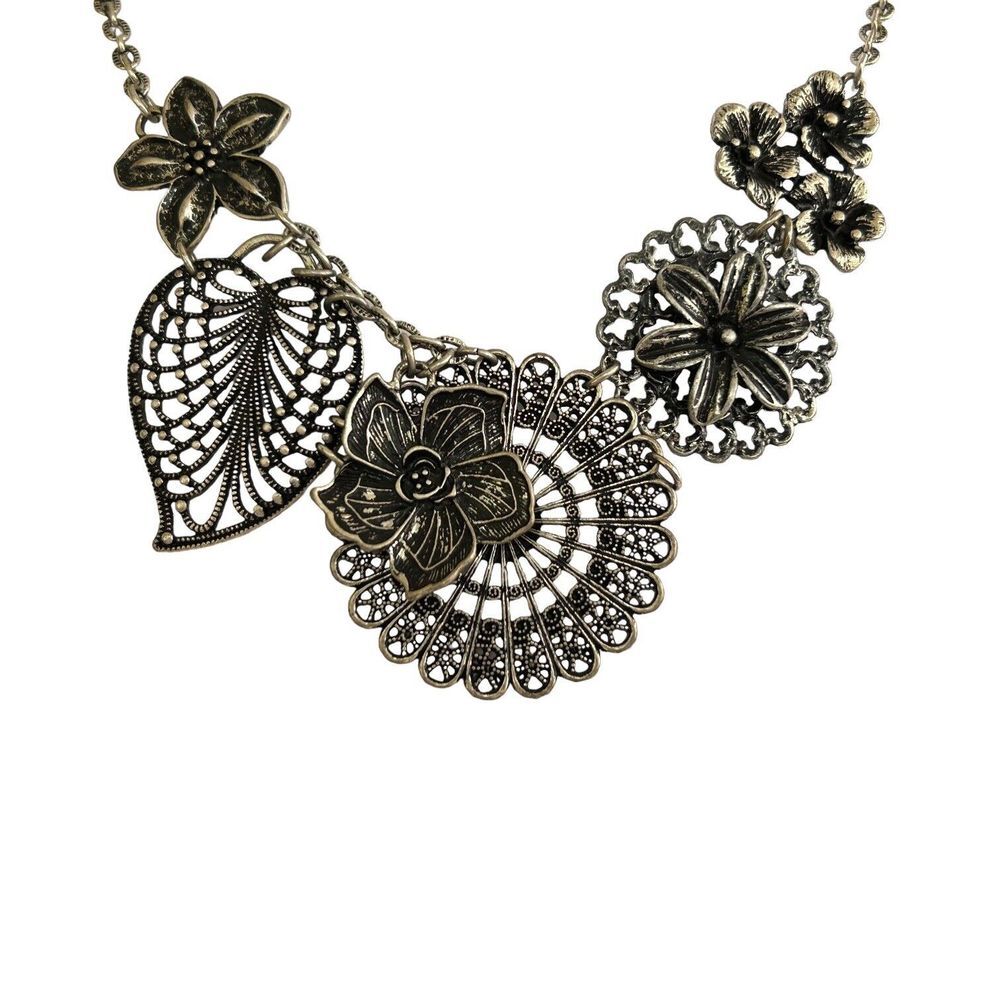Beautiful Premier Design Necklace And‎ Earrings Set In Box